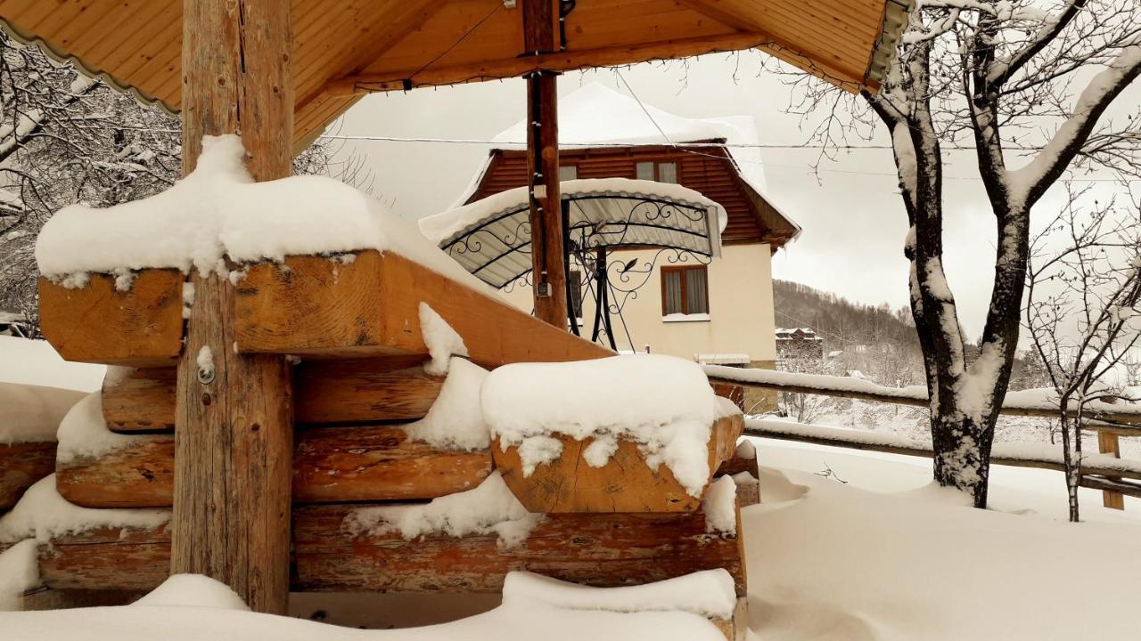 Садиба "Три Царі" Iaremcea Exterior foto